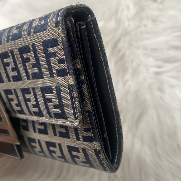 FENDI Zucchino Monogram Wallet - Picture 11 of 16